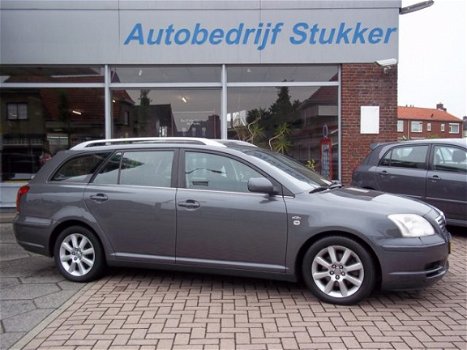 Toyota Avensis Wagon - 2.0 D4D Airco Lichtm. velgen Trekhaak EXPORT - 1