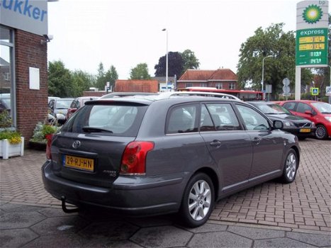 Toyota Avensis Wagon - 2.0 D4D Airco Lichtm. velgen Trekhaak EXPORT - 1