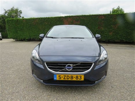 Volvo V40 - 2.0 D4 Summum Buss 1e eig, Vol Leder, Navi, Keyless, vol opties Nieuwjaarssale - 1