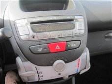Peugeot 107 - 1.0-12V XS 31552 km nap boekjes sleutels