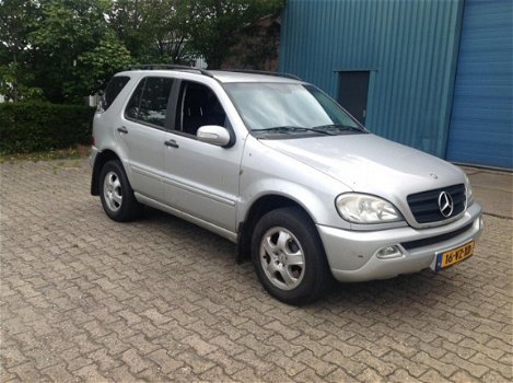 Mercedes-Benz M-klasse - ML 270 CDI BIJTELLINGSVRIENDELIJKGOED ONDERHOUDEN MLIJSKOUDE AIRCO - 1