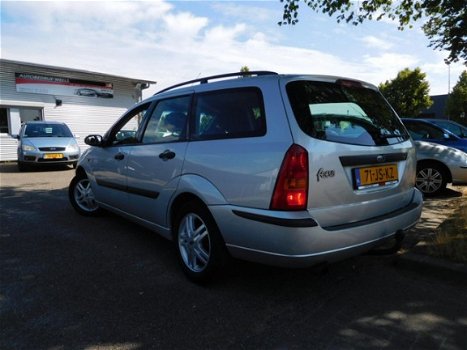 Ford Focus Wagon - 1.6-16V Trend - 1