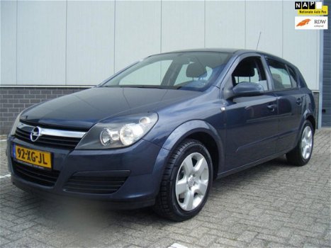Opel Astra - 1.4 Edition 5 Deurs Weinig KM, NAP zeer mooi - 1