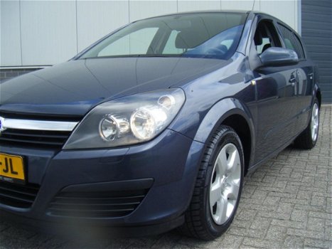 Opel Astra - 1.4 Edition 5 Deurs Weinig KM, NAP zeer mooi - 1