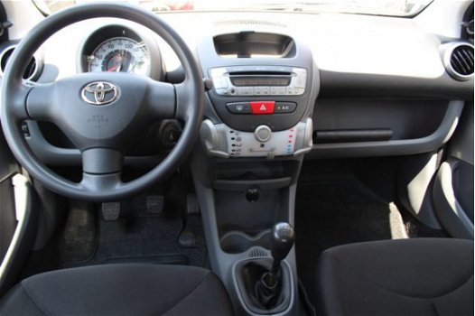 Toyota Aygo - 1.0-12V Access 5 DEURS/ AIRCO/ RADIO CD - 1
