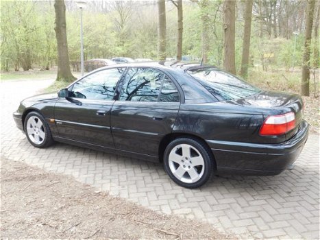 Opel Omega - 2.2i-16V Sport - 1