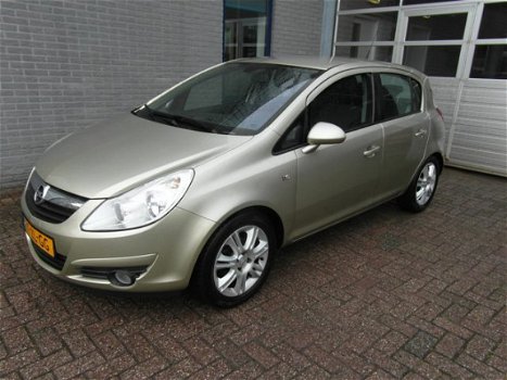 Opel Corsa - 1.2-16V Cosmo - 1