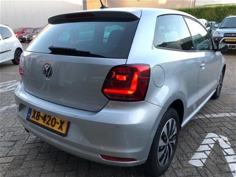 Volkswagen Polo - 1.4 TDI allstar dsg automaat xenon navigatie clima parkeersensor stoelverwarming l - 1