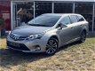 Toyota Avensis - 1.8 VVT-i 147pk Dynamic Business | Navi | PDC | 17inch | Keyless - 1 - Thumbnail