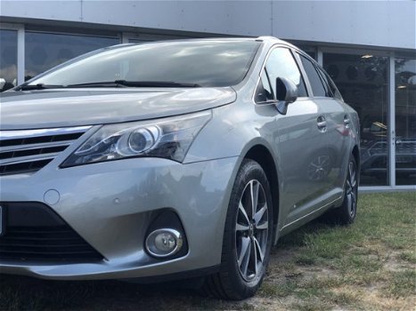 Toyota Avensis - 1.8 VVT-i 147pk Dynamic Business | Navi | PDC | 17inch | Keyless - 1