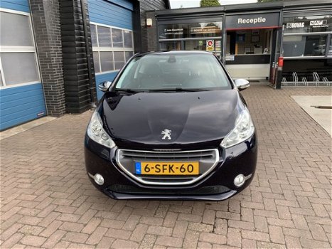 Peugeot 208 - 1.6 VTi Allure Navi/17