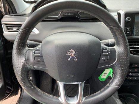 Peugeot 208 - 1.6 VTi Allure Navi/17