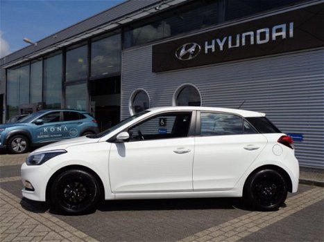 Hyundai i20 - 1.2 HP i-Motion Airco / PDC / Cruise Control - 1