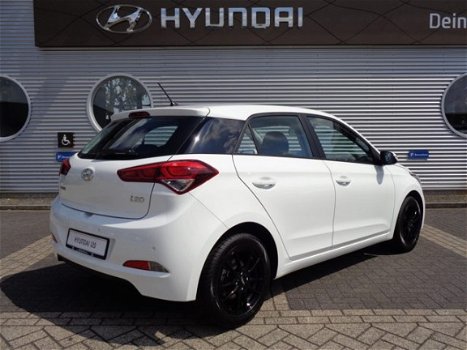 Hyundai i20 - 1.2 HP i-Motion Airco / PDC / Cruise Control - 1