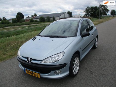 Peugeot 206 - 1.4 XT , nieuwe apk , inruil mogelijk - 1