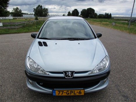 Peugeot 206 - 1.4 XT , nieuwe apk , inruil mogelijk - 1