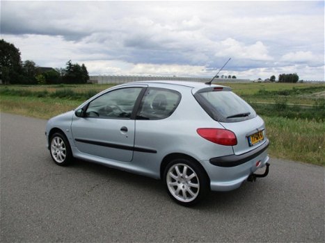 Peugeot 206 - 1.4 XT , nieuwe apk , inruil mogelijk - 1