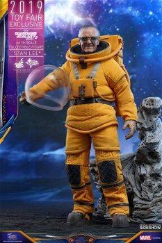 Hot Toys Guardians of the Galaxy Stan Lee MMS545 - 2