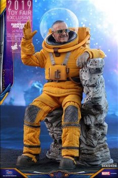 Hot Toys Guardians of the Galaxy Stan Lee MMS545 - 5