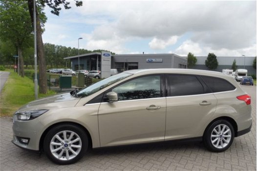 Ford Focus Wagon - 125pk EcoBoost Titanium Plus Edition met navi/camera - 1