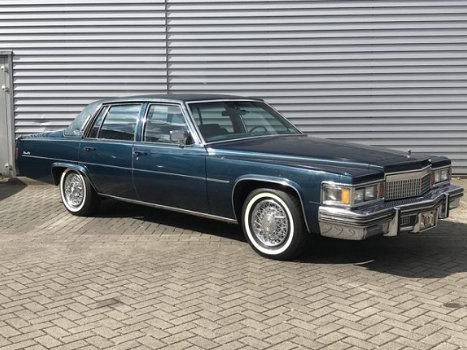 Cadillac De Ville - Sedan-De-Ville - 1