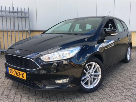 Ford Focus Wagon - Trend 1.5 TDCi 120 pk Automaat met Navigatie - 1