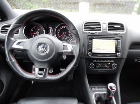 Volkswagen Golf - 2.0 GTI Zeer mooie Golf GTI met 18 inch LV, Navigatie, vol Leer, enz. nw staat - 1