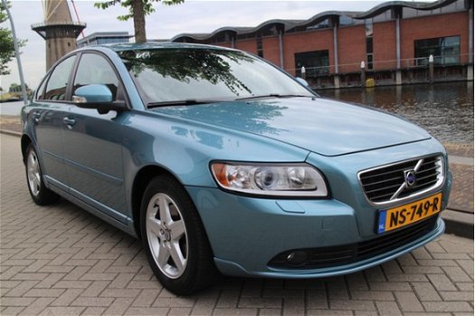 Volvo S40 - 2.4 Momentum AIRCO_AUTOMAAT_NETTE AUTO - 1