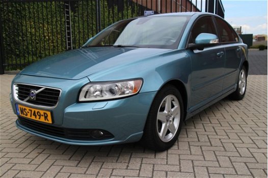 Volvo S40 - 2.4 Momentum AIRCO_AUTOMAAT_NETTE AUTO - 1