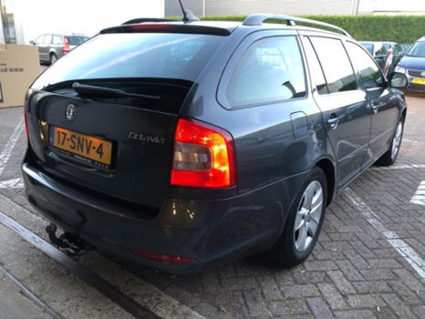 Skoda Octavia Combi - 1.2 TSI Ambition Business Line DSG automaat navigatie clima lm-velgen cruise c - 1