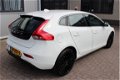 Volvo V40 - T3 Momentum | Camera | Navigatie | Leer | City Safety | DSTC - 1 - Thumbnail