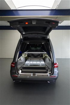 Mercedes-Benz E-klasse - Bergadana Solaris Uitvaartauto/Bestattungwagen/Corbillard - 1