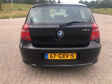 BMW 1-serie - 118d Corporate Business Line GEZOCHT ALLE MERKEN EN TYPE S, S BUSSEN EN 4X4