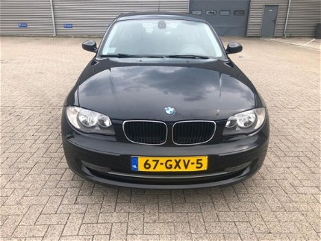 BMW 1-serie - 118d Corporate Business Line GEZOCHT ALLE MERKEN EN TYPE S, S BUSSEN EN 4X4 - 1