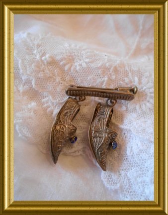 Leuke oude broche met schoentjes - Afbeelding 2