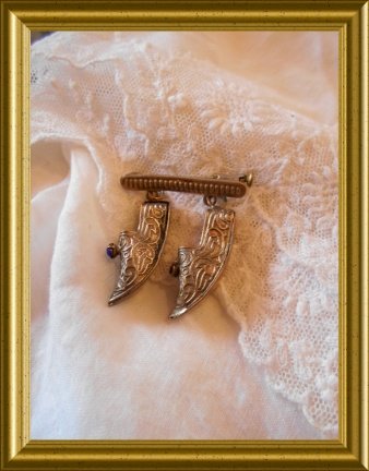 Leuke oude broche met schoentjes - Afbeelding 3