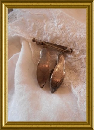 Leuke oude broche met schoentjes - Afbeelding 4