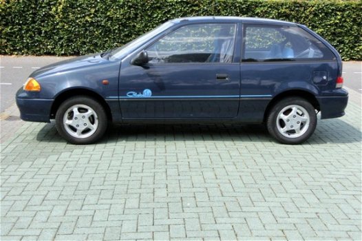 Suzuki Swift - 1.0 GLS Globe - 1