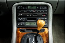 Jaguar XK8 - 4.2 V8 285 Pk Coupé Automaat/Leder/17" Lm Velgen/Parkeersensoren