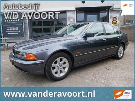 BMW 5-serie - 520i automaat YoungTimer met org. km. stand 45871 - 1
