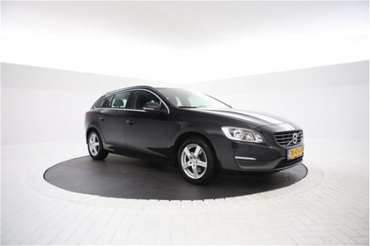 Volvo V60 - 2.0 D3 136Pk, Navigatie, Trekhaak, Winter en zomerset - 1