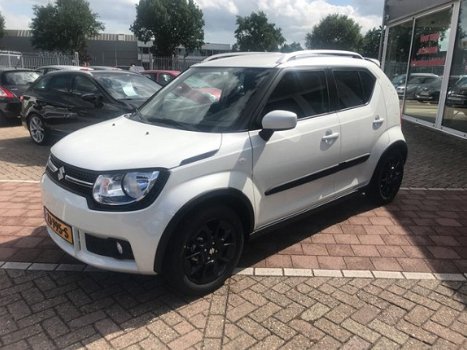 Suzuki Ignis - 1.2 Select met navigatie, achterklepspoiler, stootlijsten, enz - 1