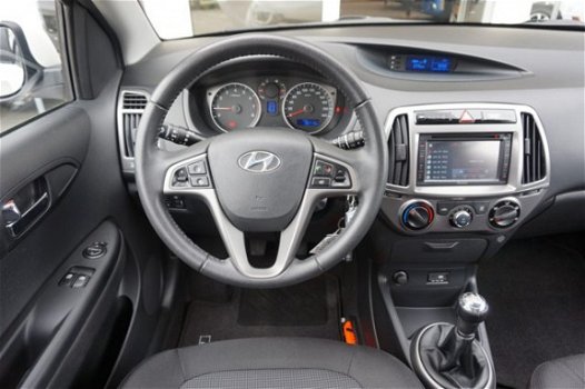 Hyundai i20 - 1.2i i-Deal NAVI / 100% dealeronderhoud - 1