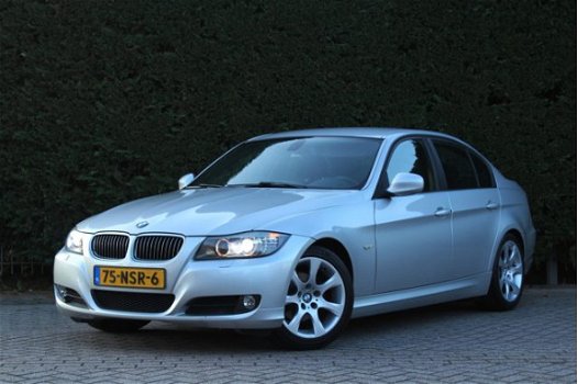 BMW 3-serie - 318i Business Line | Navigatie | Xenon verlichting | Sportstoelen - 1