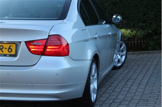 BMW 3-serie - 318i Business Line | Navigatie | Xenon verlichting | Sportstoelen - 1