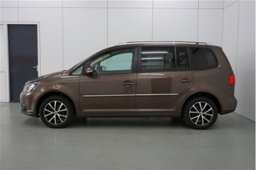 Volkswagen Touran - 1.6 TDI Comfortline BlueMotion 7p. | Leer | Navigatie | Panoramadak | - 1