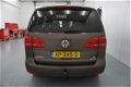 Volkswagen Touran - 1.6 TDI Comfortline BlueMotion 7p. | Leer | Navigatie | Panoramadak | - 1 - Thumbnail