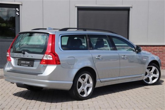Volvo V70 - T4 Aut. Limited Edition, Family Line, Afn. Trekhaak - 1