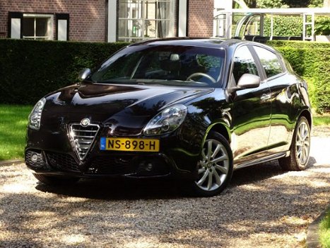 Alfa Romeo Giulietta - 1.4 T Sport/Schuifdak/Xenon/Leer/Stoelverw - 1