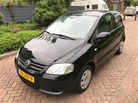 Volkswagen Fox - 1.2 Trendline ZWART - 1